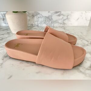 Beek Pelican Sandals Womens 10 Blush Leather Slide Platform